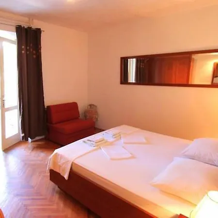 Zec - With Balcony 2 Adults Apartment