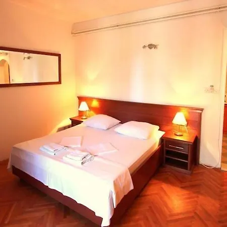 Apartment Zec - With Balcony 2 Adults *